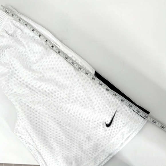 White Nike Dri-Fit Men’s Basketball Shorts - Picture 7 of 8